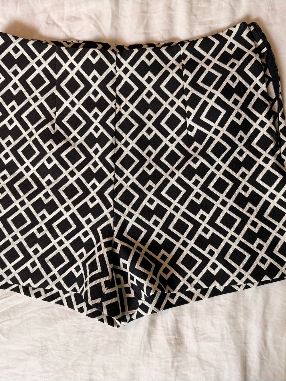 Zara Basic Black & White Geometric Short